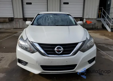 2016 Nissan Altima 2.5 из США, поврежденный, VIN 1N4AL3AP3GC281752